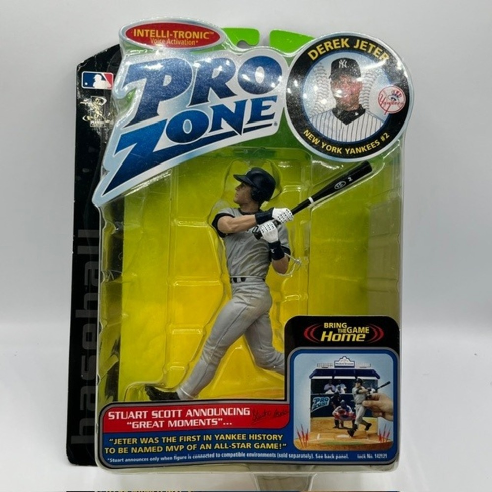 Derek Jeter New York Yankees Pro Zone Action Figure Playmates MLB 142121 NEW